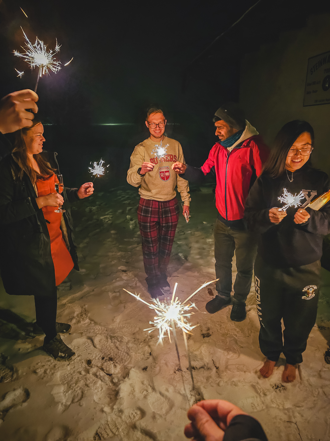 2025-12-31 Potluck-New-Year-Eve 7409