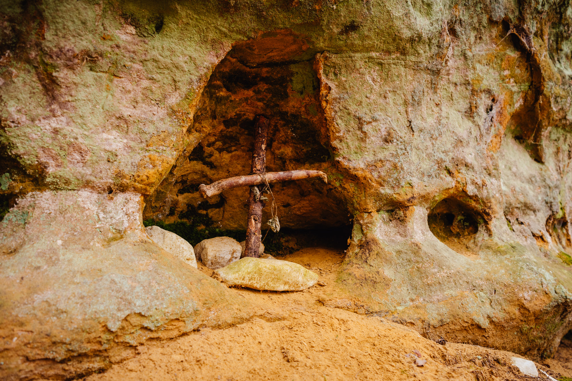 2025-03-15 Hollow Rock 05706